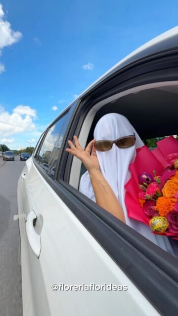🎃🧡 SPOOKY SEASON, BUT MAKE IT FLORAL💜💐¿Quién dijo que lo spooky no podía ser bonito? 👻✨¡Los colores más mágicos de la temporada llegaron a Florideas! 🌼🕸️Porque hasta los sustos se disfrutan más cuando vienen acompañados de flores. 😏💐👻 Etiqueta a esa persona que te debería regalar un ramo esta spooky season. 👀Para más información ¡Contáctanos!👇🏼📲 WhatsApp: 998 167 8206  https://walink.co/69910h 📞 (998) 287 3704🌐 www.florescancun.com.mx#Florideas #SpookySeason #RamosDeTemporada #HalloweenFlowers #FloresConAmor